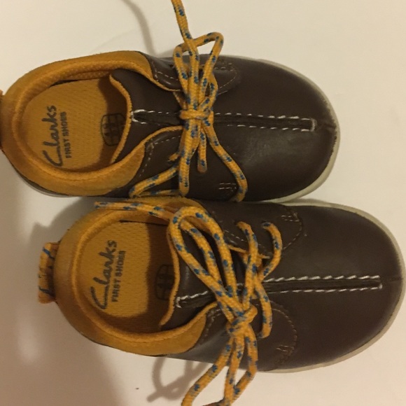 clarks shoes size 4.5